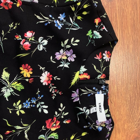 Cap sleeve floral dress with peplum hem - Picture 3 of 3